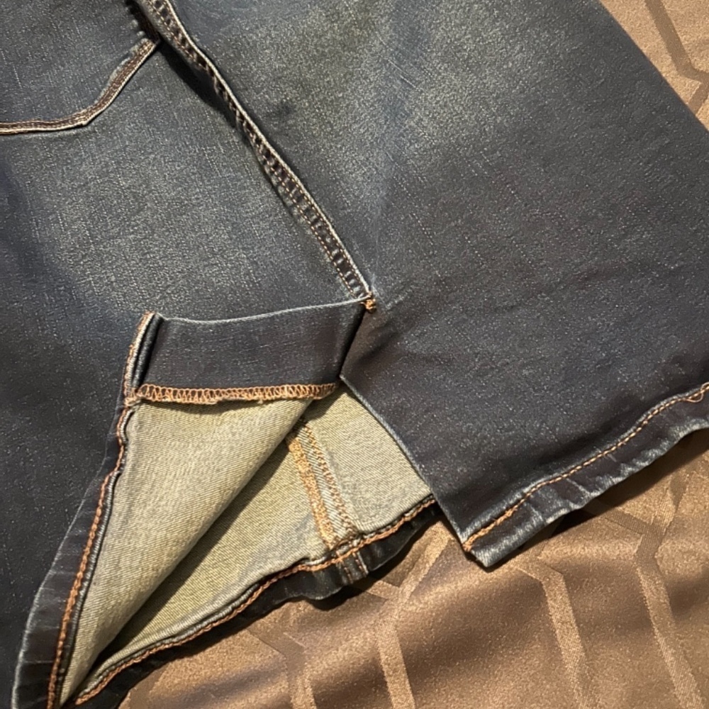 ✨4/$30 R Jeans skirt - Picture 6 of 8
